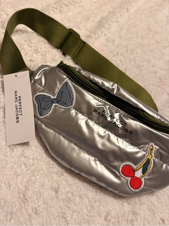 Marc Jacobs Handbags - Perfect Marc Jacob Silver Puffer Belt Bag with Olive Strap